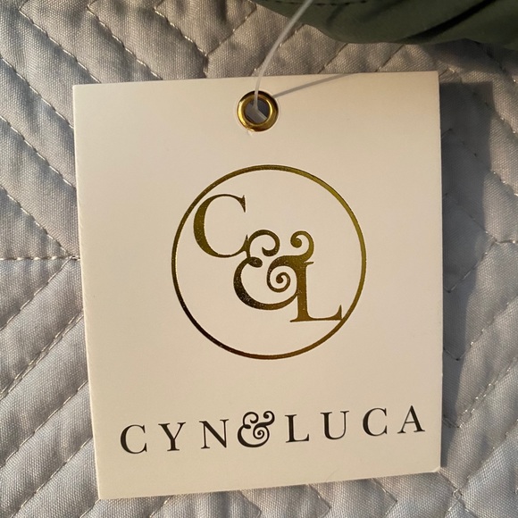 Cyn & Luca Swimsuit Top - Picture 4 of 6